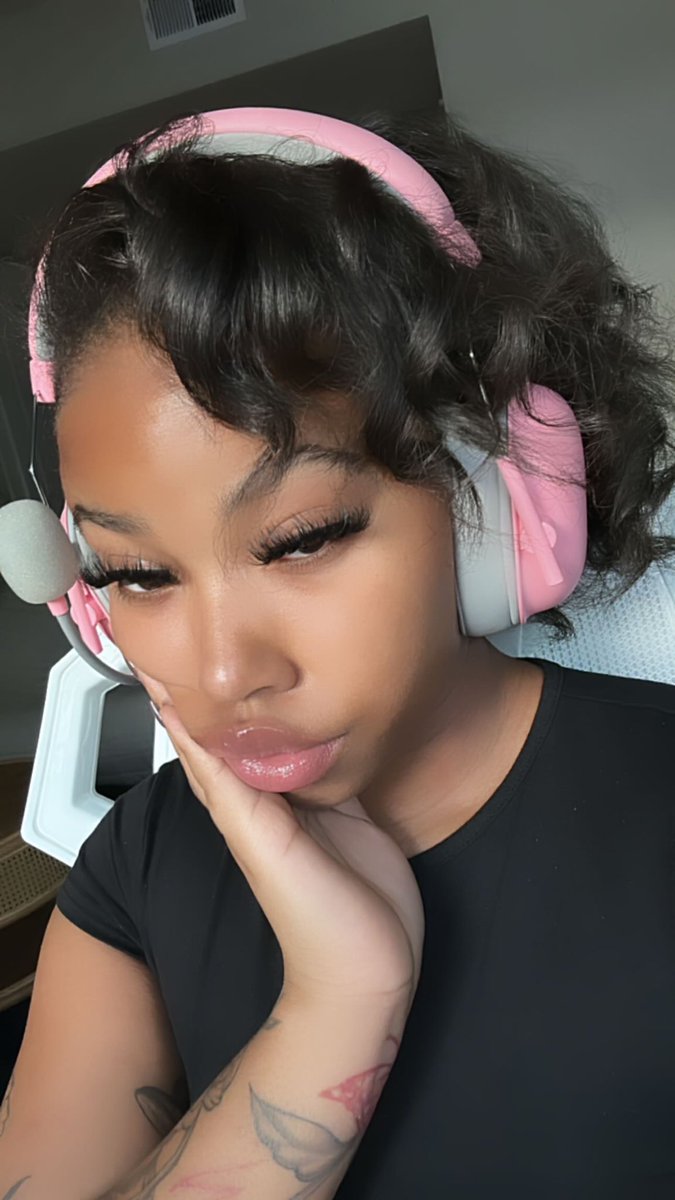 Jenifer Morgan (@prettyjennnmg) on Twitter photo 