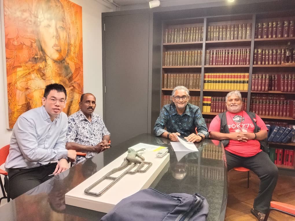 NikAzizAfiq's tweet photo. Mari sebarkan berita gembira buat seluruh pekerja, seorang "JAGA" berhasil menuntut haknya dari sebuah kedutaan besar!

https://t.co/lGRyGCkNjR https://t.co/JN5Jm18oTn
