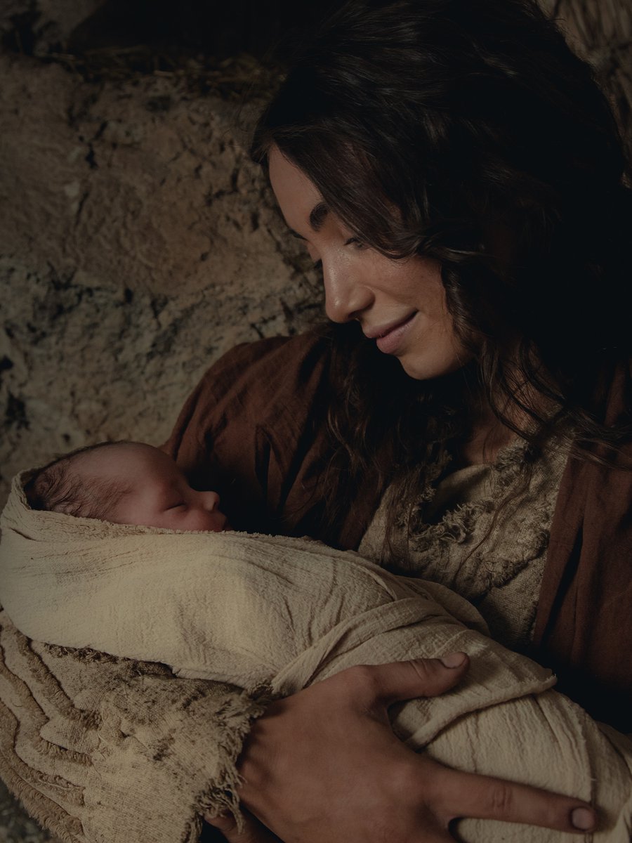 OaksDallinH's tweet image. What is the meaning of the phrase “peace on earth, good will toward men” (see Luke 2:14), shared often during the Christmas season?
The heavenly hosts proclaimed good will to all men—to casual friends and to strangers.
The Savior taught, “Love thy neighbor as thyself” (see…