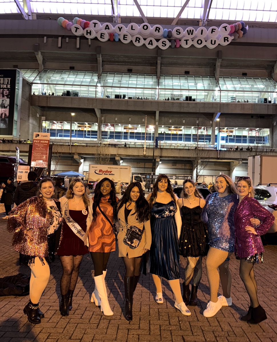 So make the friendship bracelets take the moment &amp; taste it you’ve got no reason to be afraid of the last night of #VancouverTSTheErasTour 😭🫶🏻
<a href="/taylornation13/">Taylor Nation</a> <a href="/taylorswift13/">Taylor Swift</a> 
<a href="/shadesofgre1g3/">✒️ Allyson 🤍 TAYCOUVER N3</a> <a href="/IrishInIsengard/">❤️‍🔥 Sarah’s 𝔐𝔞𝔯𝔬𝔬𝔫 ❤️‍🔥</a> <a href="/domseesdaylight/">dominique ⸆⸉ ✨ ||| ACTUALLY ROMANTIC</a> <a href="/angbtdseven/">ang ❤️‍🔥</a> @brianduuuh <a href="/shadesxswift/">❤️‍🔥 Jordy ❤️‍🔥</a> <a href="/_tswift_tumblr/">Leslie ❤️‍🔥TLOAS ERA!!!</a>