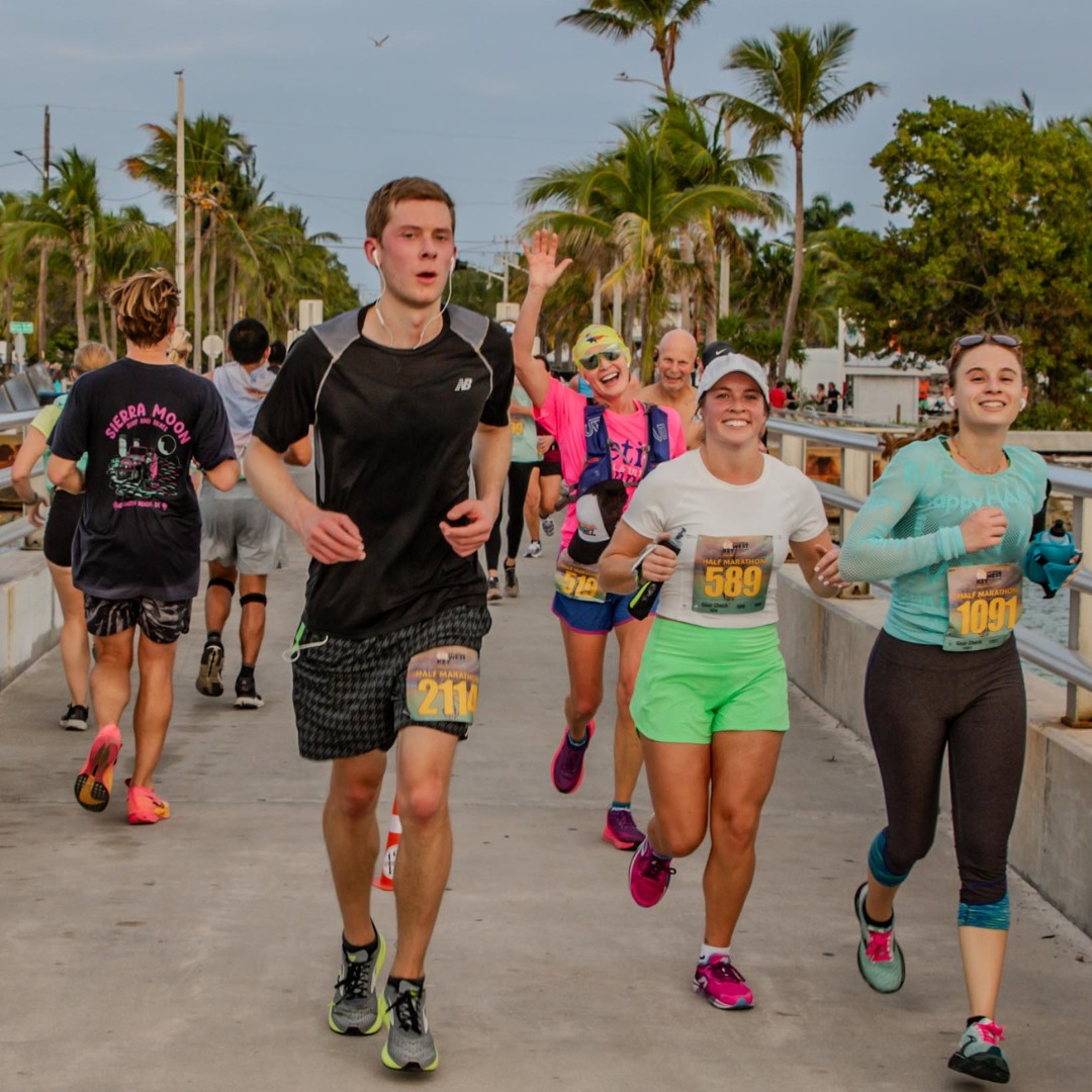 BibRave's tweet photo. Ready to kick off the new year with an epic race? 🌴 Start 2025 strong at the Key West Half! 🏅🏝️ Join runners from around the world and experience island running at its finest!
Sign up now with BIBRAVEKW for 15% off https://t.co/qZwX8Pu3Ao 🌊

#BibChat #KeyWestHalfBR https://t.co/YZzdjaTvGN
