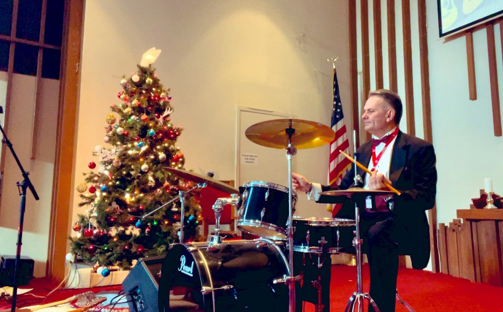 TommyBayiokos's tweet photo. Great show!….🎅🏼🥁🥁 #Show #Soundcheck #DrumFun #OnTheOne https://t.co/aCy6F0GeW0