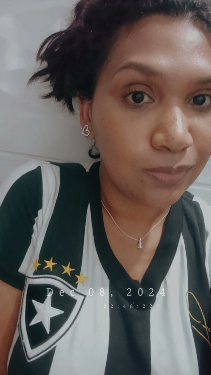Eu: Deu tdo certo, somos Campeões!!! Mas...tenho que pagar as promessas. 🫠
Eu tbm: Será q cabe uma promessa p mundial?! T amo <a href="/Botafogo/">Botafogo F.R.</a> 🤍🖤 #Etempodebotafogo #BOTAFOGOCAMPEÃO
