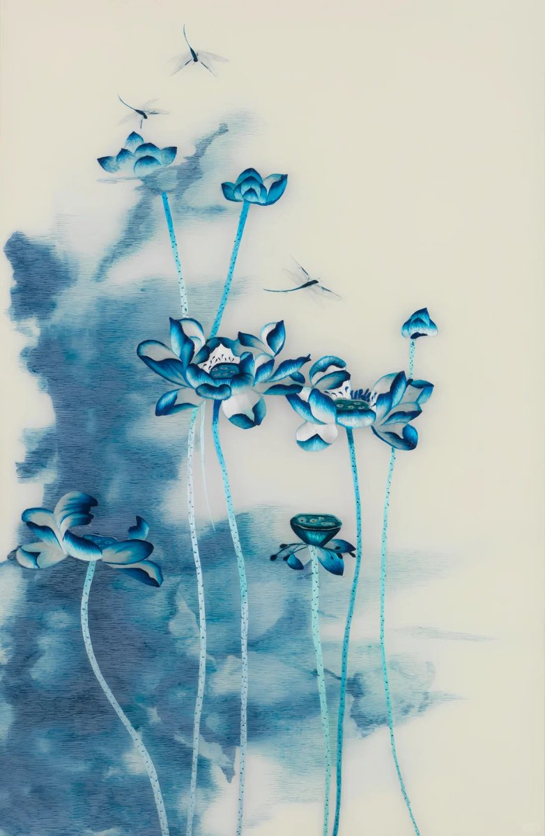 ShenNiaoCN's tweet image. Shu Embroidery from Sichuan brings to life its landscapes and culture through exquisite silk threads. A masterpiece in every stitch. 🌄🪡 #ShuEmbroidery #SichuanHeritage 
蜀绣以其精美的丝线刺绣，描绘出四川的山水和人文，是一针一线的艺术结晶 #蜀绣 #四川