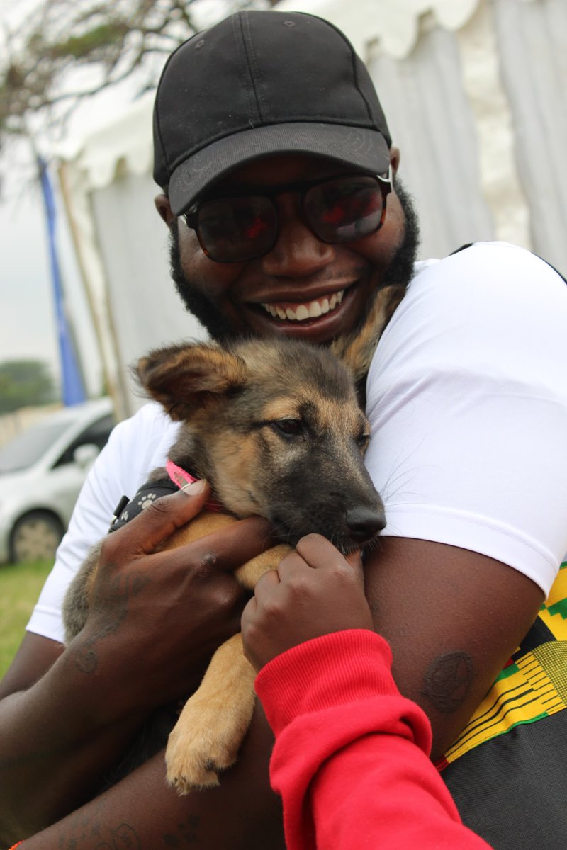 OkeyoRuele's tweet photo. Dear Zulu, allow me to nurture you and hold your paw, even for a little while โค๏ธ
#singledogdad ๐ https://t.co/wCMiVqJ2P7