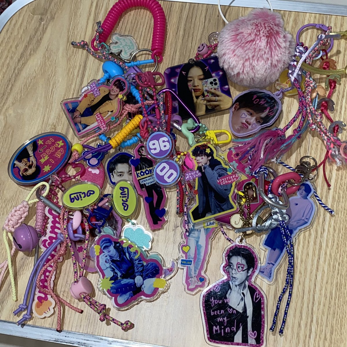sunuurise's tweet photo. wts secondhand keychain keyring fanmade theboyz sunwoo bts jungkook treasure hyunsuk junghwan skz leeknow newjeans hanni https://t.co/Ph7RBrWAcv https://t.co/6ZYKzN7j0K