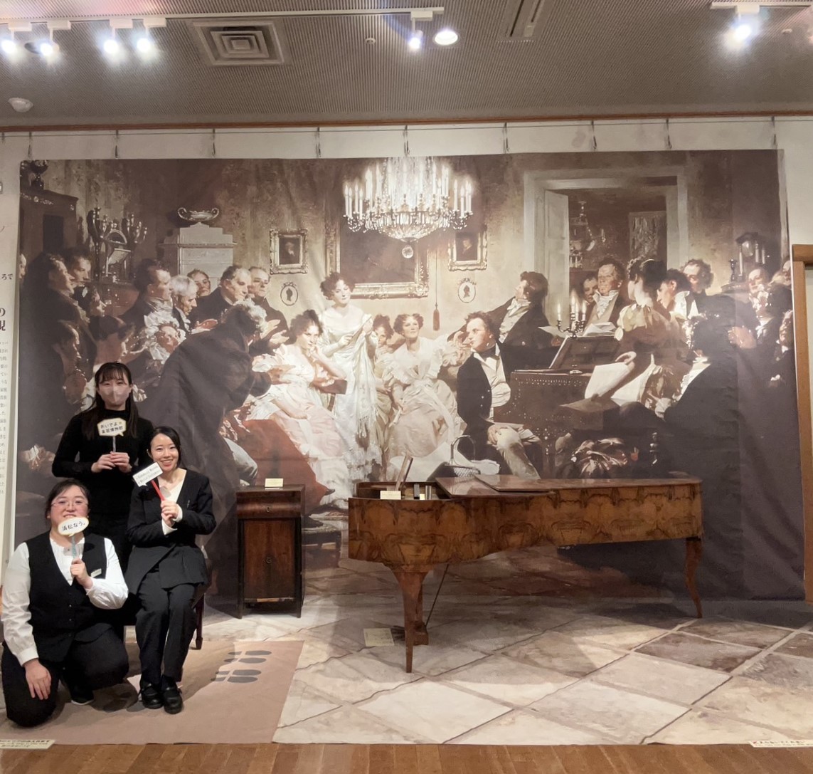 本日17時をもちまして、
特別展「#フォルテピアノの芸術 音楽の都ウィーンの19世紀」は終了いたしました🎹

ご来館いただきまして、誠にありがとうございました！
職員を代表しまして、特別展担当者一同よりお礼申し上げます

次回の企画展は来年1月11日より開催🌊
皆様のご来場をお待ちしております🎶