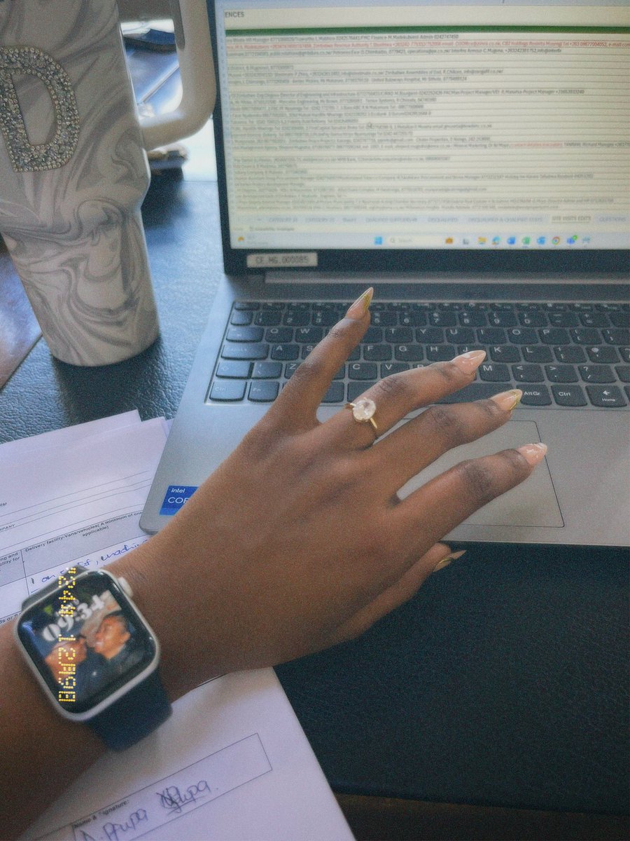 All of a sudden I’m left handed 🤣💍