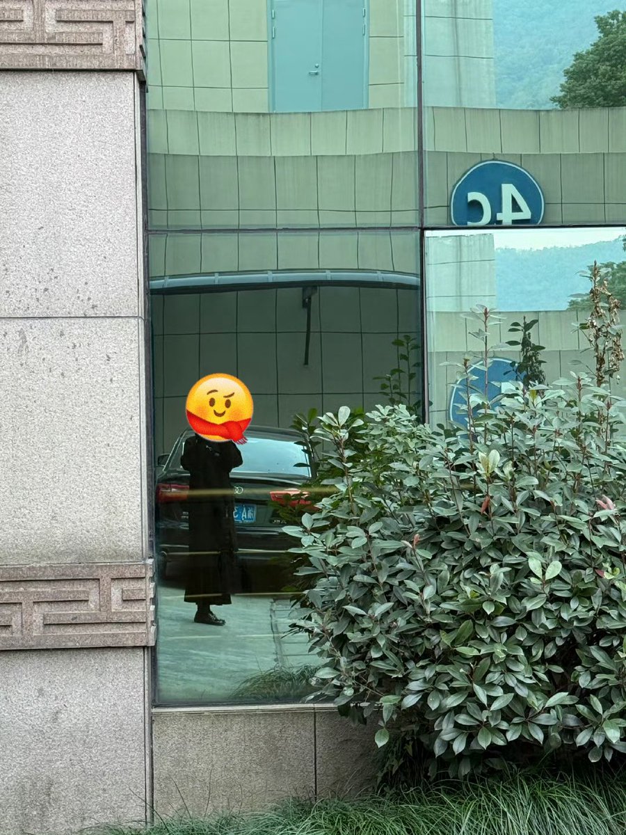 快2025年了，没人要我 https://t.co/LMIIDlfbuq