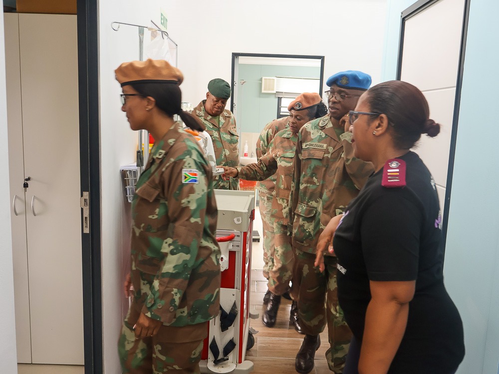 SANDF_ZA's tweet photo. #JointOperationsDivisionArticle || Joint Tactical Headquarters Western Cape Observe the Fight Against Gender-Based Violence.
https://t.co/1MpBsfcnG1
#SANDF
#JointOperationsDivision
#JointOperationsWesternCape
#GenderBasedViolence
#GBV https://t.co/KLv25iak9L