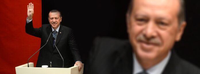 santangelo_s's tweet photo. 2/n Secondo questa visione, esaurita la spinta del kemalismo, il ruolo di #Ankara deve essere quello di protettrice delle popolazioni sunnite (dalla #Bosnia alla profondità dell'#Eurasia alla Libia post-#Gheddafi), recuperando anche la dimensione pan-turanica #Siria #Erdogan https://t.co/yGC8TailcN