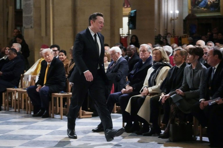 Troufaille's tweet photo. Doggone Doge : The Power and the old glories.
#ElonMusk #DOGE #NotreDameCathedral #Trump https://t.co/QtIBClTpSX