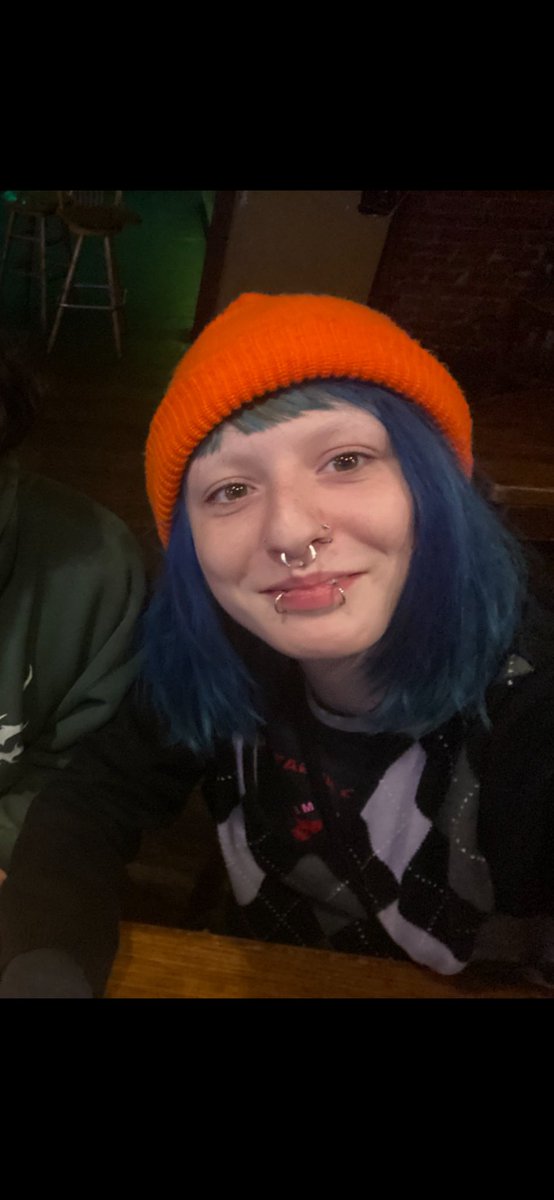 uteroinn's tweet photo. is like nothing changed in my face really but also everything did 20-22 did something to me https://t.co/4OLGRgTALh