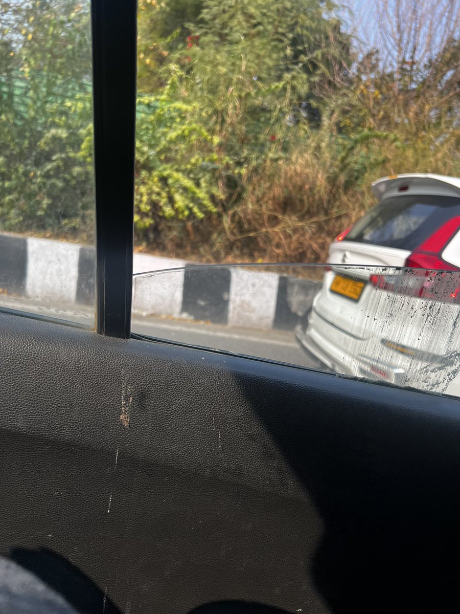 sid_is_right's tweet photo. @Uber_India @Uber_Support @Uber thnx for the lovely ride #dirtycabs #uber https://t.co/JitLDHUVId