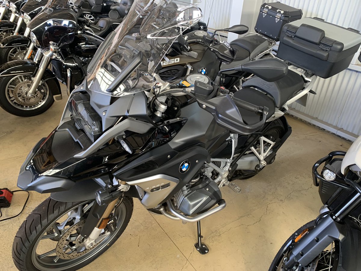 Unlimit599's tweet photo. 終のバイクにしました
もう歳だからね〜
のんびり走りたいのよ https://t.co/PdRgIcrXr2