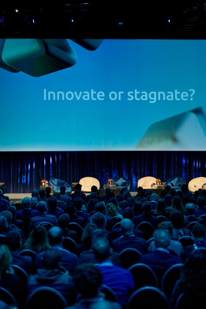 VBOFEB's tweet photo. 📸 Wat een dag! Deze toffe foto's brengen de hoogtepunten van het Forum 'innoveren of stagneren?' helemaal tot leven. 💡Nog niet uitgeswipet? 👀 Bekijk de volledige fotoreportage hier: https://t.co/IsVNjuFkuM #IFI24 #VBOFEB https://t.co/9IIHDs1Xgr