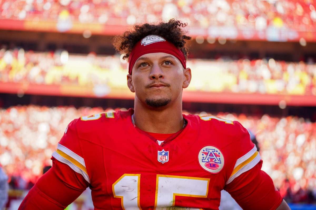 Bestgamblr's tweet photo. Jameis Winston currently holds a better QBR (66.0) over Patrick Mahomes (64.4) https://t.co/nf5LGXUD1G