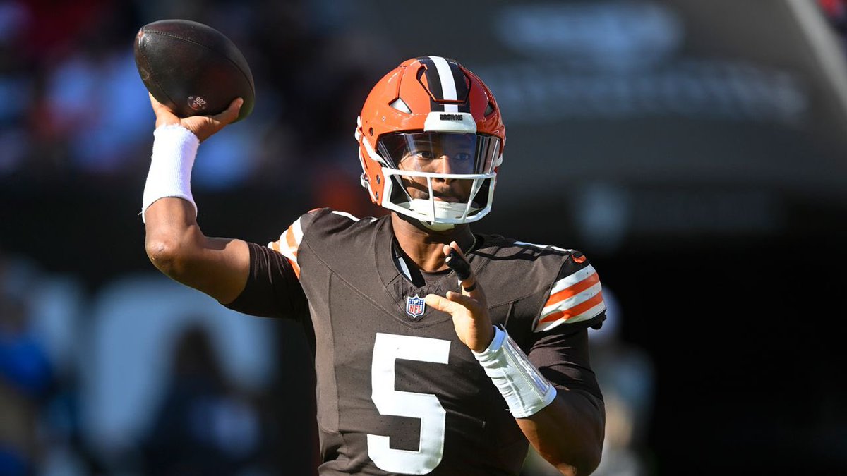 Bestgamblr's tweet photo. Jameis Winston currently holds a better QBR (66.0) over Patrick Mahomes (64.4) https://t.co/nf5LGXUD1G