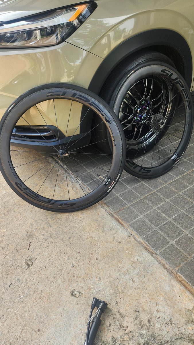 Pandy_Akhmad's tweet photo. Wts Mungkin ad yang cari velg carbon superTeam bonus ban continental
No peyang no crash, minus ud lama ga di pake
Hub hubsmith ceramic loncerrr bgt..
Harga 5,4 jt saja net..
Lokasi bekasi timur
Dm for detail #fnfjb https://t.co/6OFZqbwRAo