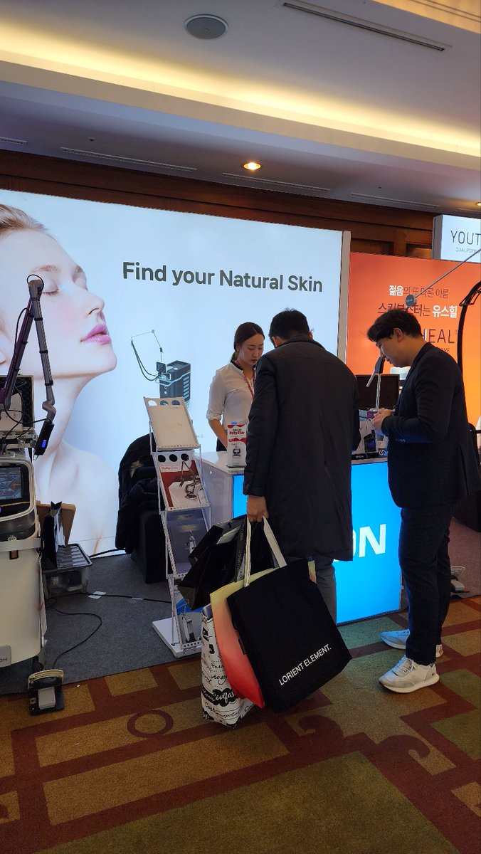 bisonmedical's tweet photo. Thanks for visiting BISON, we will see you at IMCAS Paris in 2025!

#duallaser #BISON #Accento #dermatology #painfreezer #KALDAT #rubylaser #painfreezer #hairremoval #skinrejuvenation #skintightening #대피모 #대한레이저피부모발학회 #rubystar #IMCAS https://t.co/iX17gFxrzG