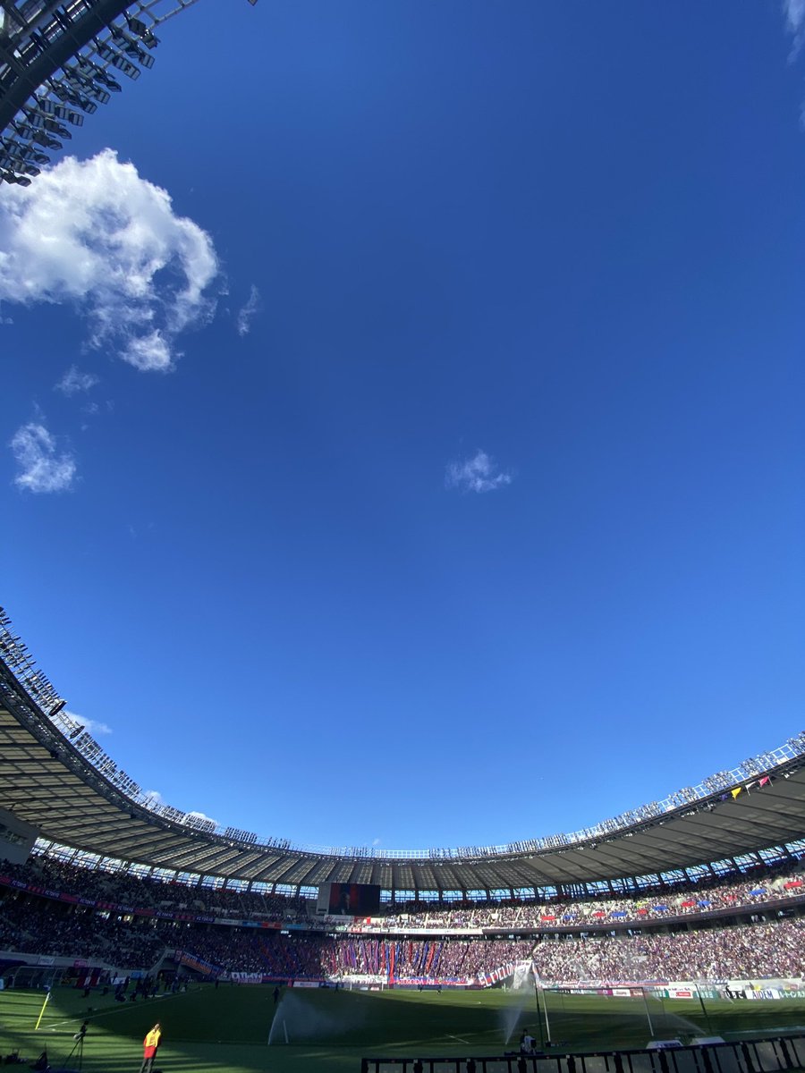 2024シーズン終了🌸

2年前の味スタから頻繁にスタジアムに行くようになり、大学生活ラストの試合は味スタでした。
振り返れば大学生よりサポーターをしていた方が多かった2年間だったと思います。
お世話になった方々ありがとうございました🙇‍♂️
とりあえず自分の目標に向かって頑張ります。