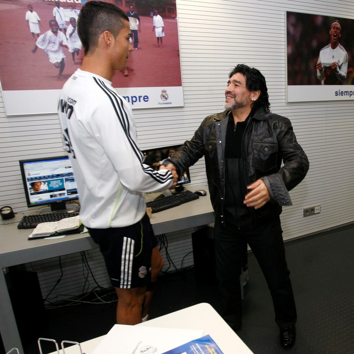 Trachta10's tweet image. Goals in the first 575 games of his career

🇦🇷Maradona: 319
🇵🇹Cristiano: 318