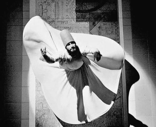 العجْز هُو أجمَل إشارةٍ ربَّانية مِن الله للإنْسان بأَنَّ وقتَ الدُّعاء قَد حَان.

– جلال الدين الرومي