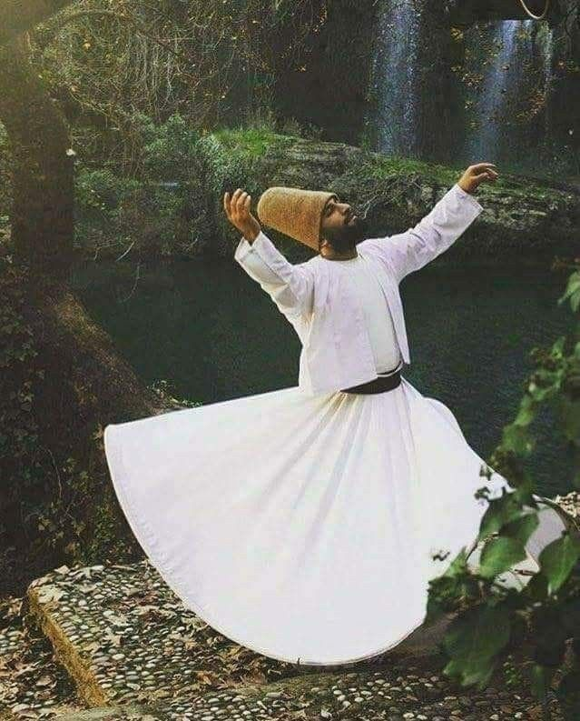 رسالة السنة الجديدة:

لا تجزع من جرحك، وإلا فكيف للنور أن يتسلل إلى باطنك؟