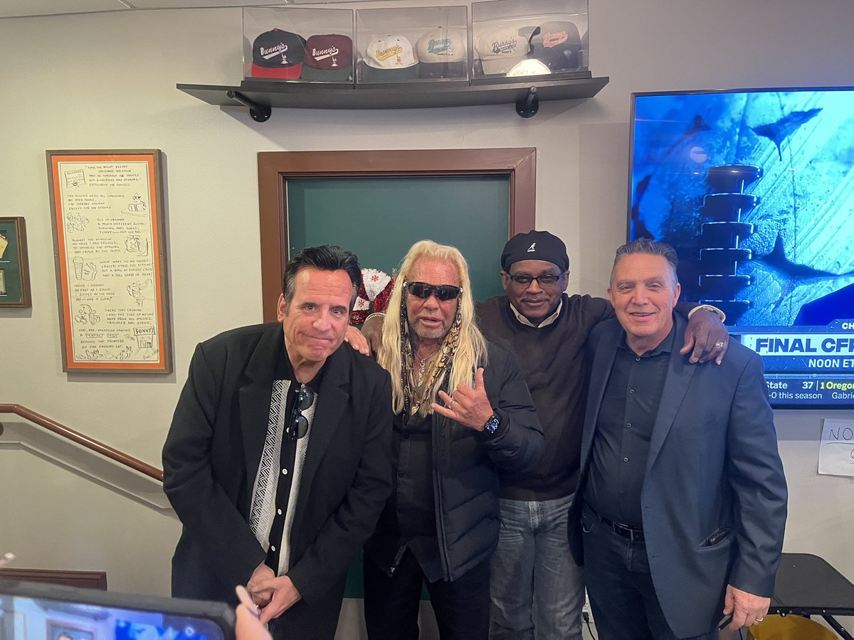 TonyOcean5's tweet photo. Shop w A cop. ! Mega Events ! Champaign IL  w Oceans RatPack Dog The Bounty Hunter ! 💯💯💯💯💯💯 https://t.co/3VFW2KK05a