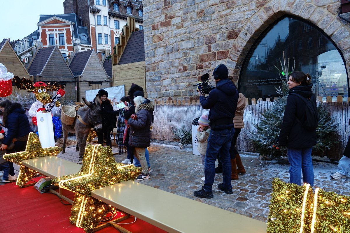 [PRESSE]
Du 4 au 6 décembre, nous avons accueilli la journaliste Bertille Duthoit et le cadreur Dominique Lecomte pour le tournage de l'émission <a href="/Meteoalacarte/">Météo à la carte</a> sur France 3 <a href="/FranceTV/">France tv</a>.
La date de diffusion sera communiquée prochainement !