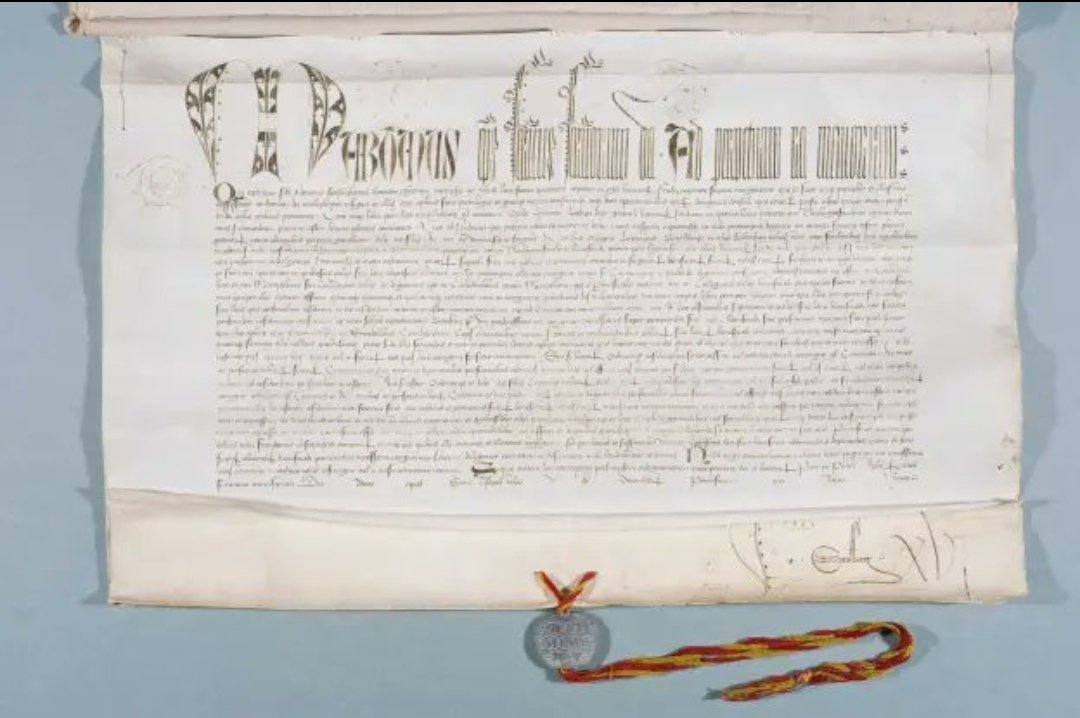 DM_Vincenzo's tweet photo. #OTD in 1425, Pope Martin V issued the Bull 'Sapientie immarcescibilis' that officially founded the University of Leuven, the first university in the Low Countries @KU_Leuven @LucSels https://t.co/SNZSPtVheI