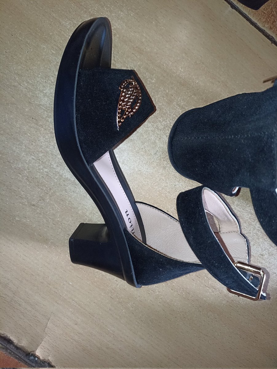 KemuMashinani's tweet photo. Available at Kemu Mashinani.

All sizes from 36-42!

Call us today!

#kemumashinani https://t.co/E71B187VLg