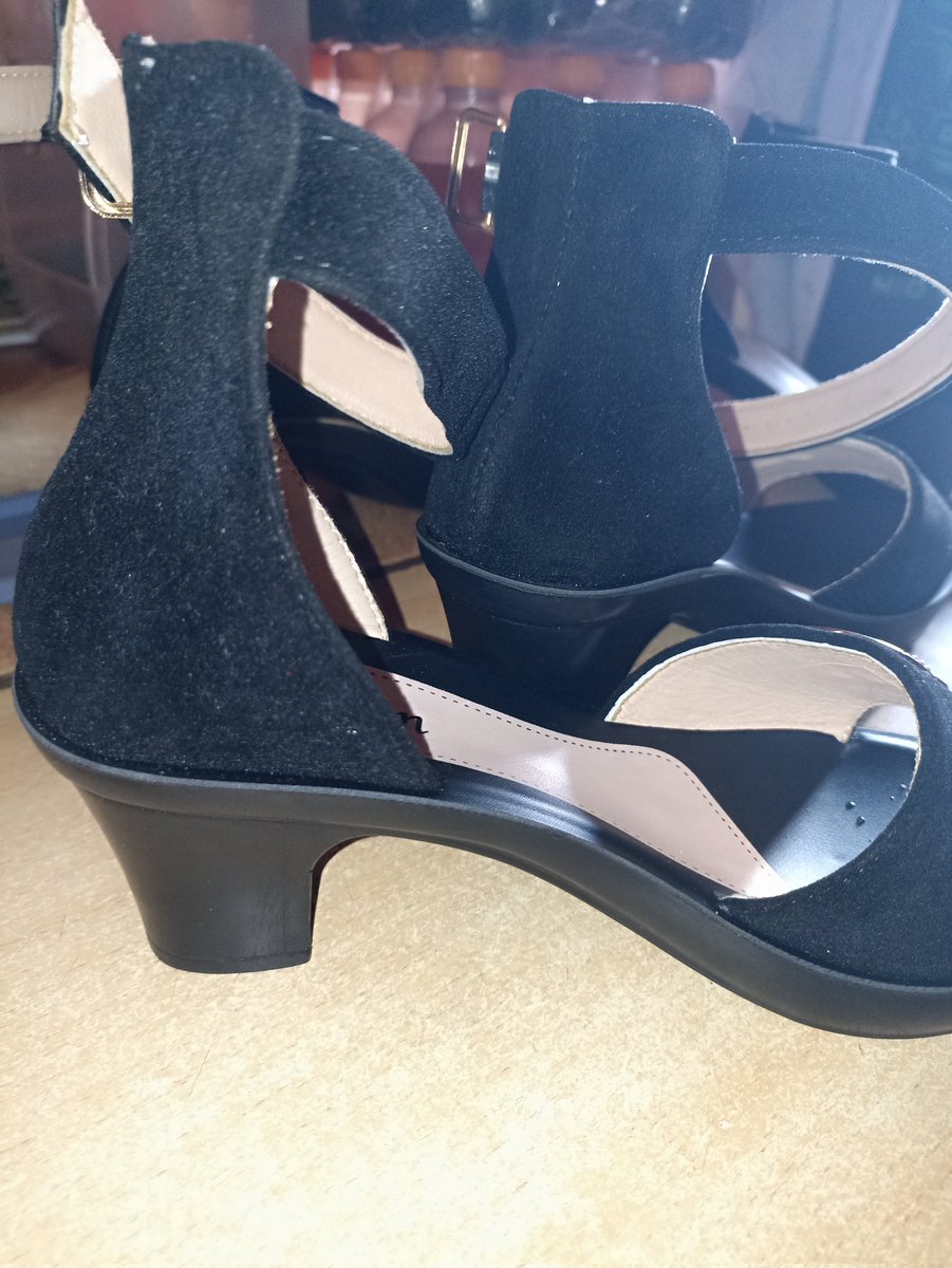 KemuMashinani's tweet photo. Available at Kemu Mashinani.

All sizes from 36-42!

Call us today!

#kemumashinani https://t.co/E71B187VLg