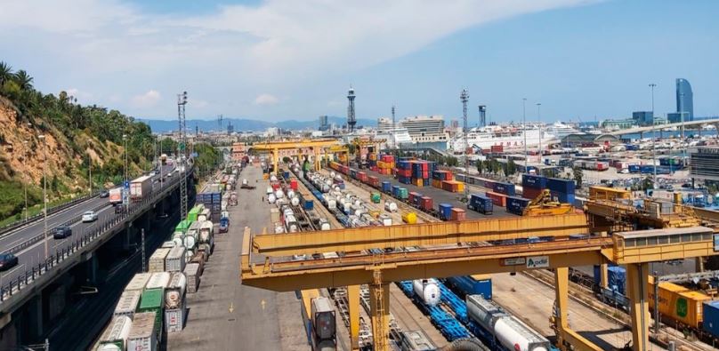 Clúster Logístic Catalunya (@logisticcluster) on Twitter photo 💫Adif busca gestor per a la terminal intermodal de Morrot.
elmercantil.com/2024/11/25/adi…
#Logística #CadenaDeSubministrament #Transport #Distribució #GestióLogística #OperacionsLogístiques #LogísticaInternacional <a href="/PortdeBarcelona/">Port de Barcelona</a> 💫Adif busca gestor per a la terminal intermodal de Morrot.
elmercantil.com/2024/11/25/adi…
#Logística #CadenaDeSubministrament #Transport #Distribució #GestióLogística #OperacionsLogístiques #LogísticaInternacional <a href="/PortdeBarcelona/">Port de Barcelona</a>