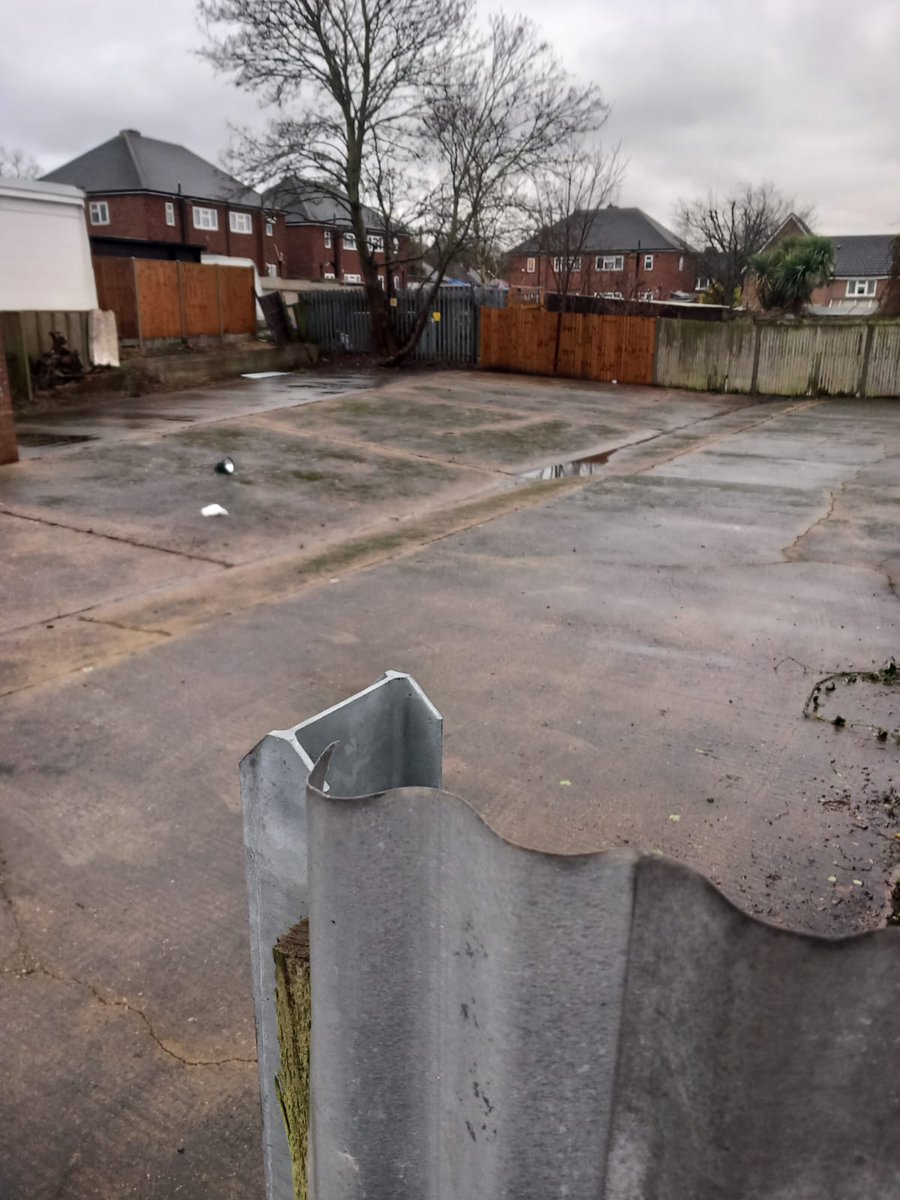 Dermot McKibbin (@dermotmckibbin1) on Twitter photo This is an ex-garage site in #Orpington that <a href="/Clarion_Group/">Clarion Housing Group</a> has agreed to sell to the newly formed #BromleyCommunitylandTrust. Join us to raise the money to buy the site. #bromleycouncil #housingcrisis This is an ex-garage site in #Orpington that <a href="/Clarion_Group/">Clarion Housing Group</a> has agreed to sell to the newly formed #BromleyCommunitylandTrust. Join us to raise the money to buy the site. #bromleycouncil #housingcrisis