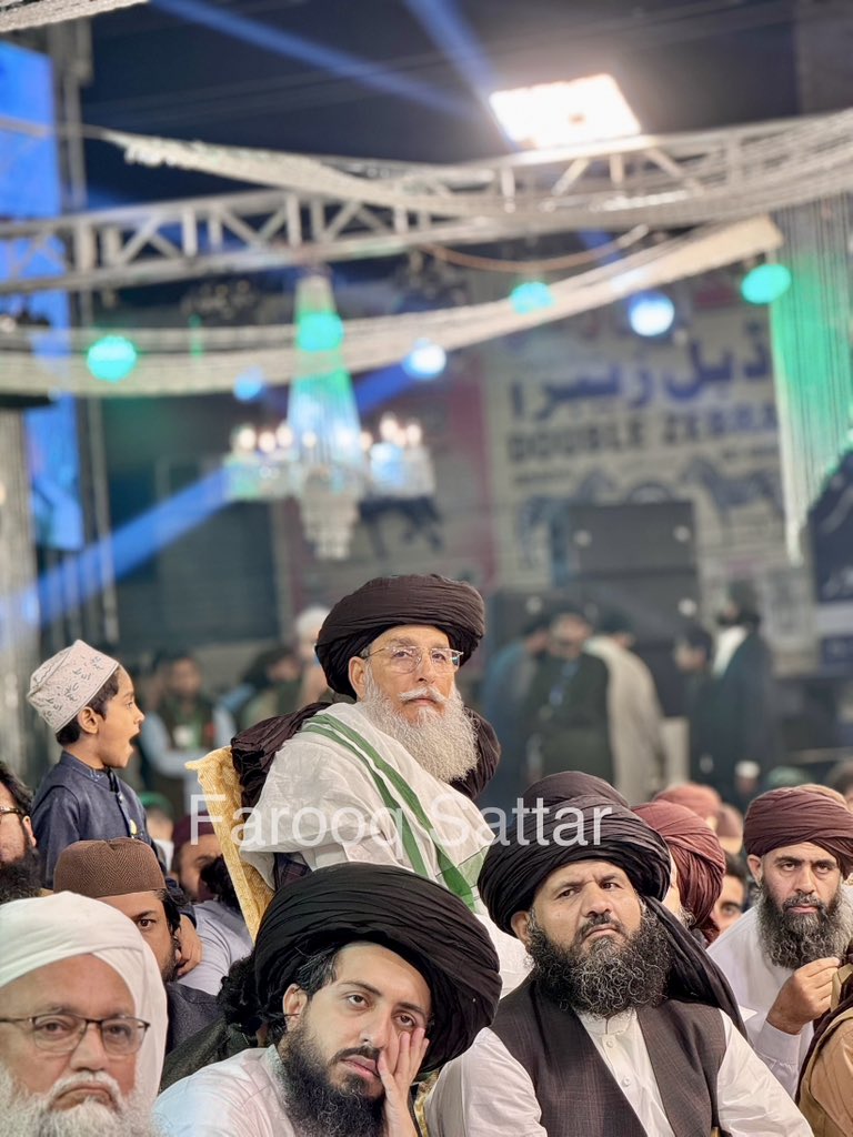 نگاہِ گرم کہ شیروں کے جس سے ہوش اڑ جائیں🔥
