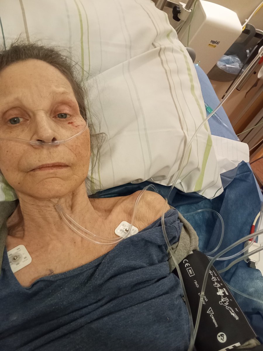 Letnapark's tweet photo. Auch darum*
Damit die Fünf o Sechs,
denen an uns liegt,
nicht sehen, wie wir verzagen.
Damit Sorge getragen wird
wenigstens für ihren allernötigsten
Vorrat an Mut
auch darum
dürfen wir nicht aufgeben
Rainer #Malkowski
Der #Krebs kam leise, schmerzhaft & schnell. https://t.co/6T0IyCLPDx