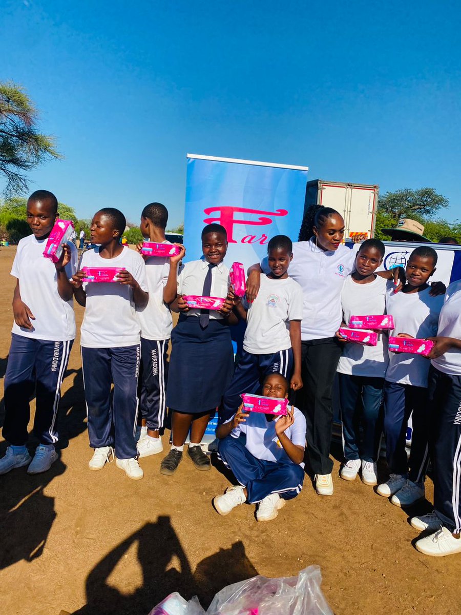 mashcentralinfo's tweet photo. About 600 girls in Mt Darwin received pads from Mercy Kamanura's Empowerment Centre during the disability expo organised by Member of Parliament Cde Laban Munemo last week Tuesday. Hon Munemo emphasized the need for representation of disabled people in decision making structures. https://t.co/h0l2BGid2n
