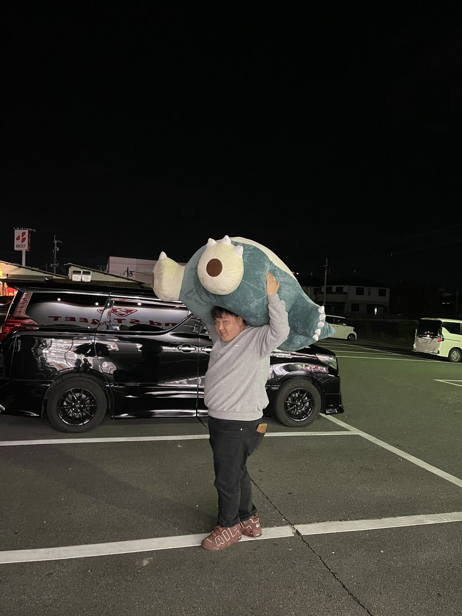 LaH81W's tweet photo. カビゴンがカビゴン持って帰りよる https://t.co/5gePGxU7gb