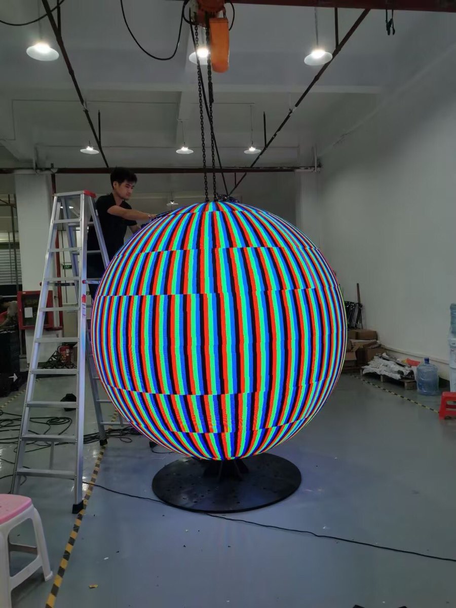 OneledYu156786's tweet image. Sphere LED screen customization services on diameters and resolutions.
🌏 Diameter 1m
📲whatsapp:+8618946452946
#pantallasdeled #pantallas #pantallasdeledgigantes #alquilerdepantallasled #painéisdeled #videowall #leddisplay #Oneledscreen #ONELEDINDOOR #novastar #sphereled