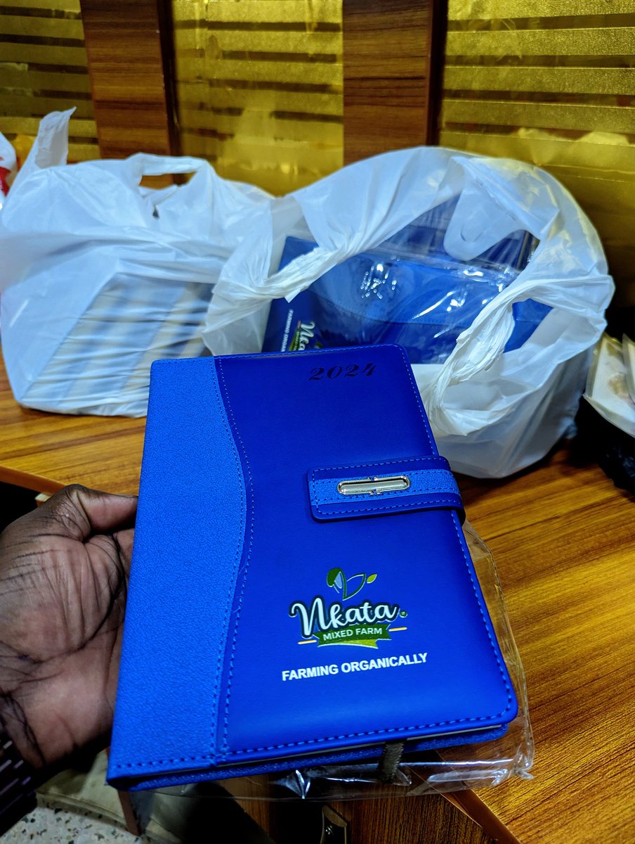 IamHaxx's tweet photo. Monday Hustle!
Good morning hustlers, quote this thread with your products and services.
Call or WhatsApp on 0782656721 for customized 2025 Diaries and Calendars. Plus all your branding needs.
#MondayHustle https://t.co/0rRN3ibkyx