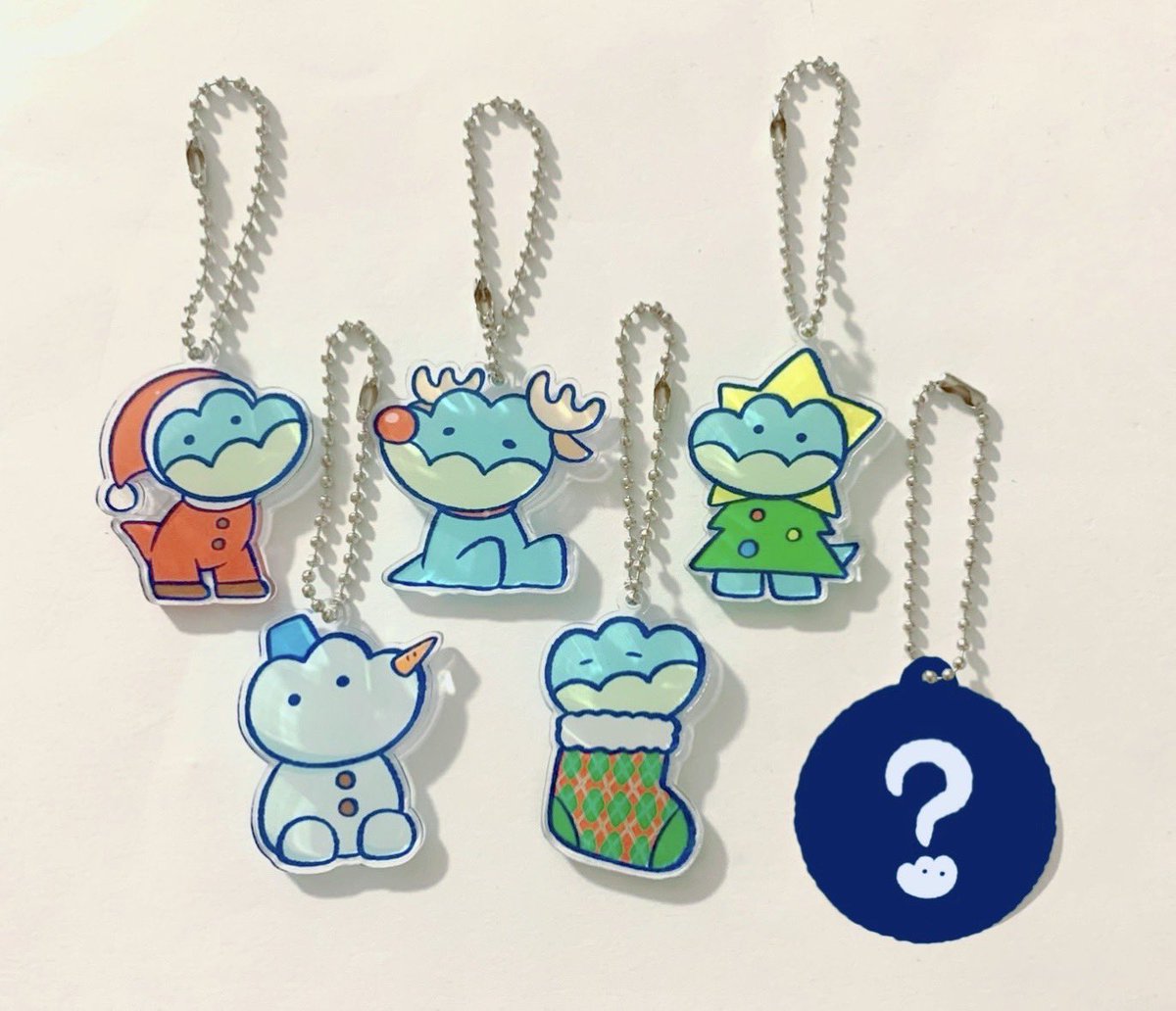 WANISHOP5's tweet photo. 🐊新商品追加のお知らせ🐊
12/9（月）22:00〜
🎄クリスマスバージョンのミニわにグッズが追加されます！

⭐️ミニわにクリスマスアクキー（ランダム全6種）
⭐️ミニわにクリスマスアクキー6種コンプセット
⭐️ミニわにクリスマスステッカー（10種類入）

WANI SHOP▶︎ https://t.co/fK21oDzfb3 https://t.co/wilLH48qcw