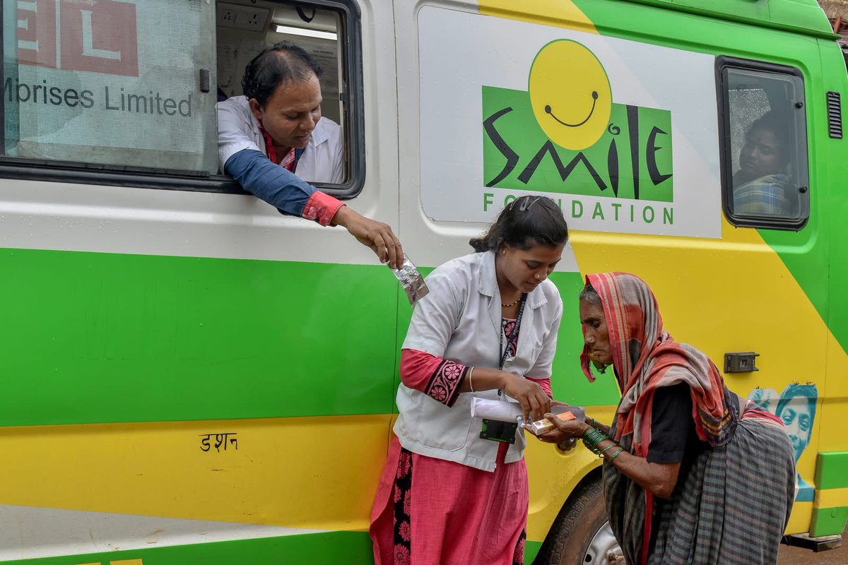 smilefoundation's tweet image. Their smiles create our most heartwarming moments.

We are deeply honored whenever we have the chance to serve our elders by providing them with free healthcare through Smile on Wheels.

Know more about our efforts on the ground: smilefoundationindia.org/health/ 

#HealthCannotWait