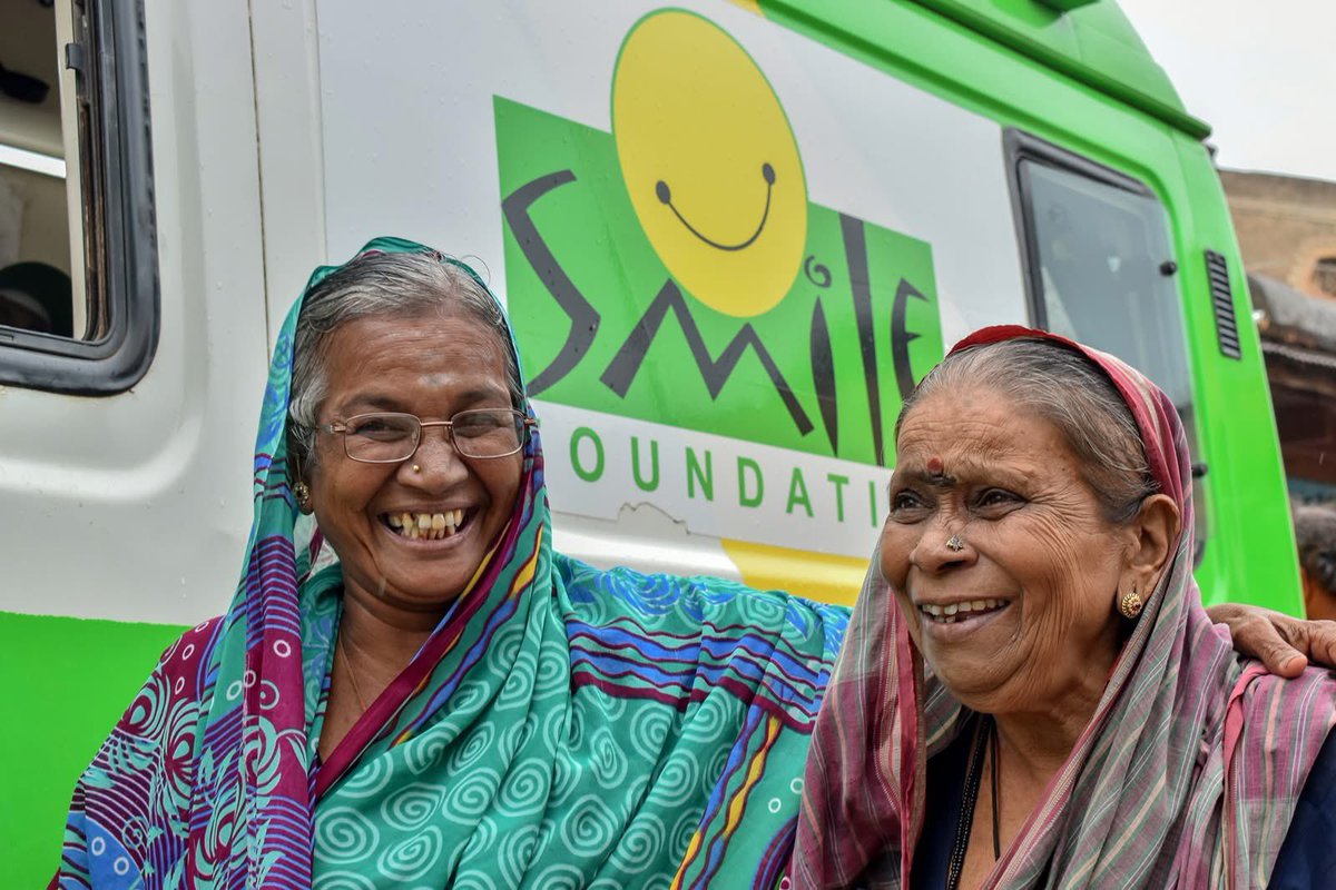 smilefoundation's tweet image. Their smiles create our most heartwarming moments.

We are deeply honored whenever we have the chance to serve our elders by providing them with free healthcare through Smile on Wheels.

Know more about our efforts on the ground: smilefoundationindia.org/health/ 

#HealthCannotWait