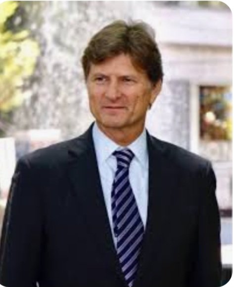 <a href="/RicardoBSalinas/">Don Ricardo Salinas Pliego</a> <a href="/edelamadrid/">Enrique de la Madrid</a> 
Les late?