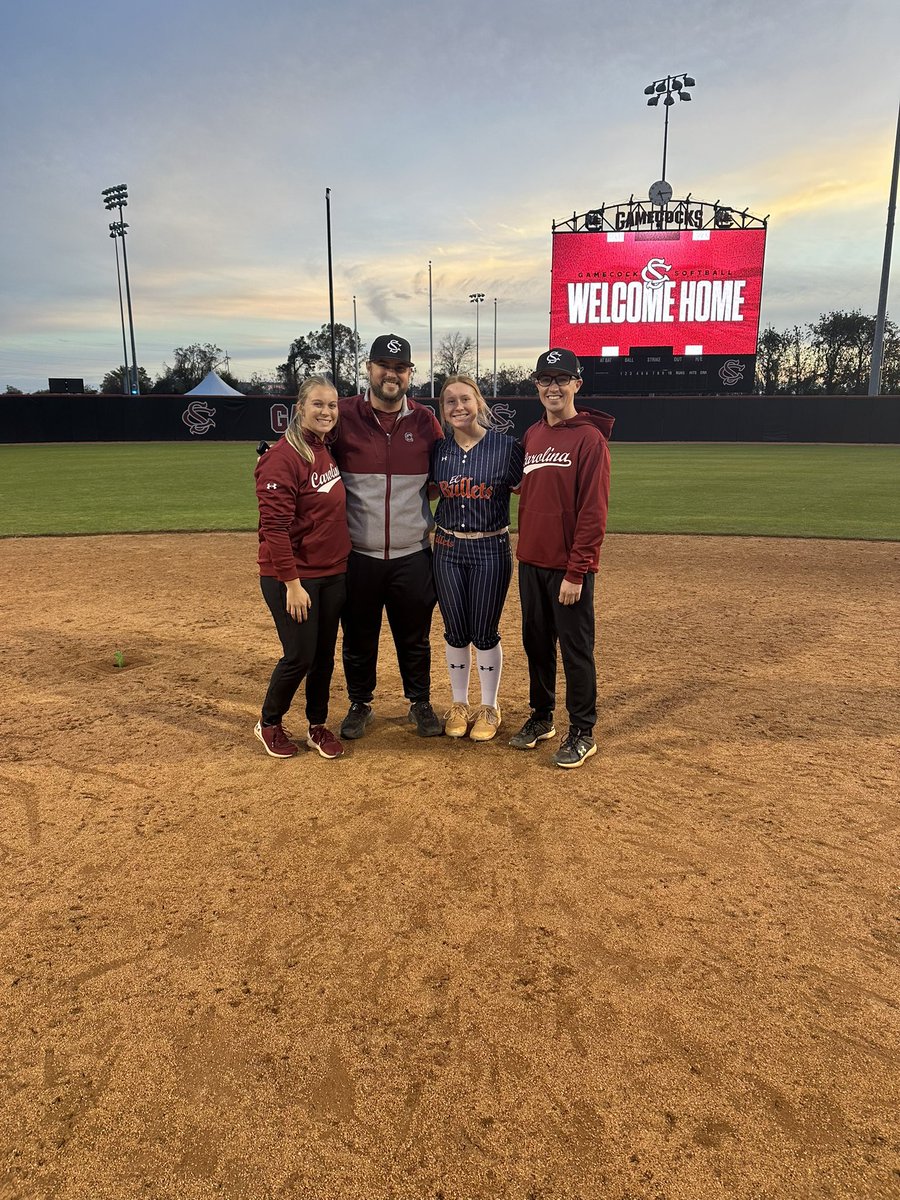 Jenna Rapp-2027 (@jenna_m_rapp) on Twitter photo Thank you for having me and my <a href="/EC05Bilz/">EC Bullets Schnute/Bilz 16u</a> teammates <a href="/GamecockSoftbll/">Gamecock Softball</a> camp today!!
<a href="/ashleychastain/">Ashley Chastain Woodard</a> <a href="/CoachZack21/">Zack Parsons</a> <a href="/kkrupit/">Kass Krupit</a> <a href="/jodydavidson/">Jody Davidson</a> <a href="/KatieRBrowder/">Katie Rietkovich Browder</a> Thank you for having me and my <a href="/EC05Bilz/">EC Bullets Schnute/Bilz 16u</a> teammates <a href="/GamecockSoftbll/">Gamecock Softball</a> camp today!!
<a href="/ashleychastain/">Ashley Chastain Woodard</a> <a href="/CoachZack21/">Zack Parsons</a> <a href="/kkrupit/">Kass Krupit</a> <a href="/jodydavidson/">Jody Davidson</a> <a href="/KatieRBrowder/">Katie Rietkovich Browder</a>