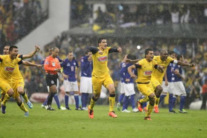 HIJOS ETERNOS 🔥

Hilo con todas las veces que Cruz Azul ha jurado revancha contra el América y ha terminado eliminado como siempre 👇🏻🧵