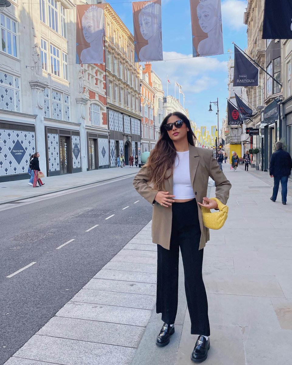 "Life is better when you're laughing 😄"