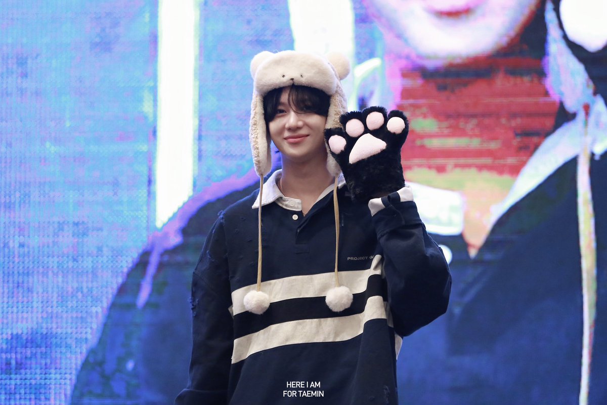 Here-iam tweet media