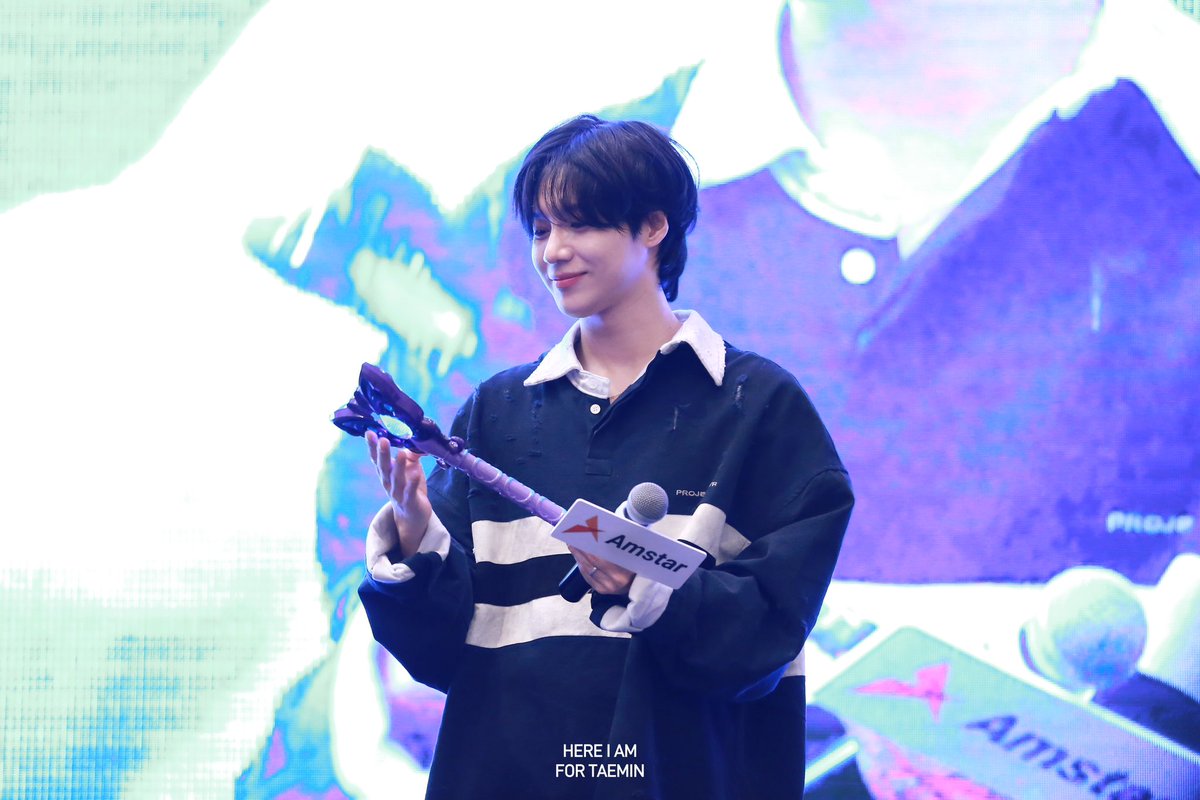 Here-iam tweet media